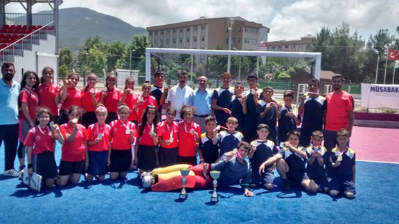 Nizip Mehmet Akif Ersoy Halk Eğitim Merkezi Spor Kulübü Türkiye şampiyonu oldu.