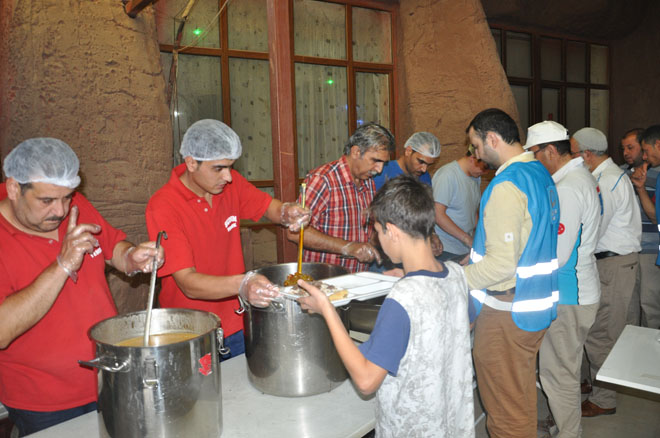 Beşir derneğinden iftar yemeği