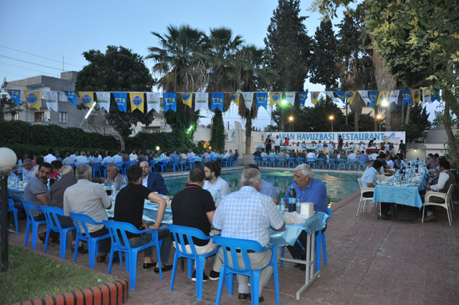 Bilgin ticaret iftar geleneğini bozmadi