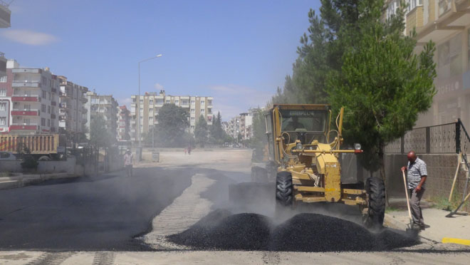 Asfalt çalişmasi sürüyor