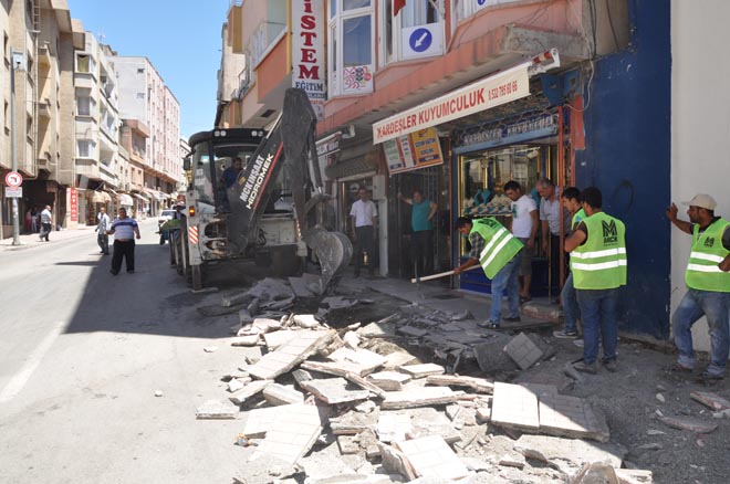Cumhuriyet mahallesinde güzeleştirme çalişmalari