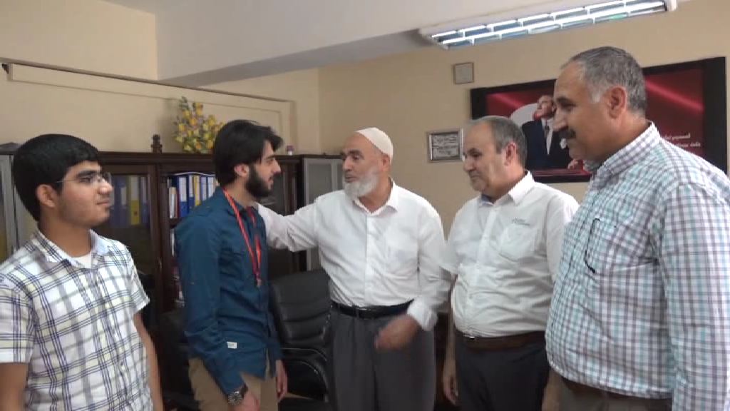Başarili öğrenciler ödüllendirildi