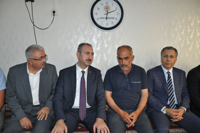 Adalet bakani gül den taziye ziyareti