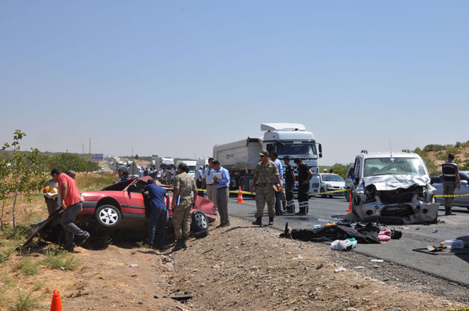 Nizip te trafik kazasi 5 ölü 2 yarali