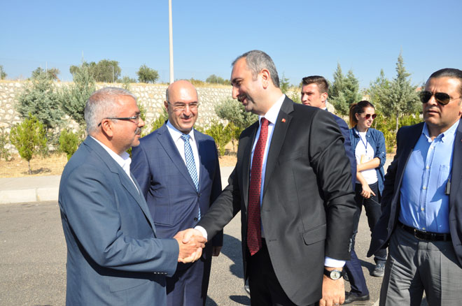 Gül  bayramin ilk gününü hemşerileri ile geçirdi