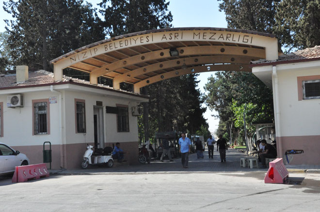 Nizip te mezarlik ziyaretleri