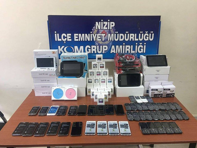 Nizip te kaçak cep telefonu ele geçirildi