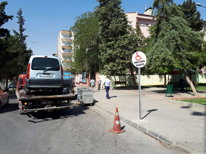 Trafik ekipleri uygunsuz parklara müsaade etmedi