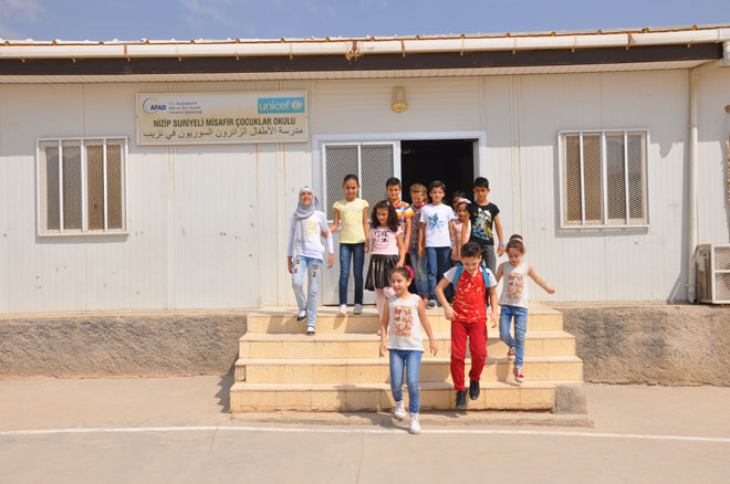 Suriyeli öğrencilerde ders başi yapti