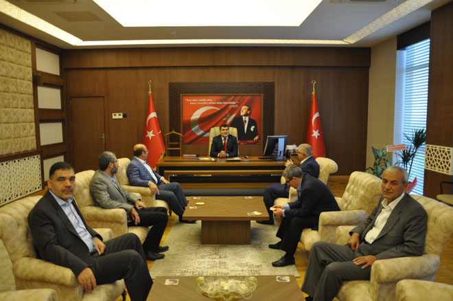 Akdoğan ve sari dan kaymakam şahin e ziyaret