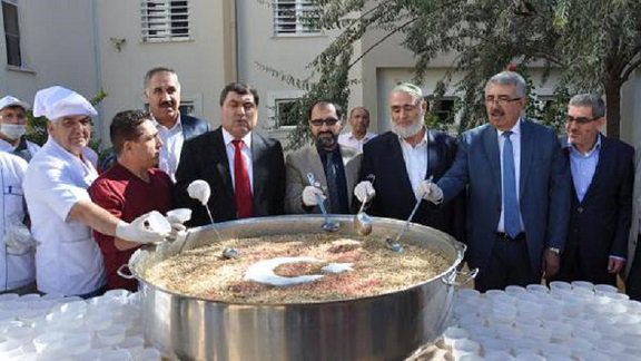 İmam Hatip Liselileri Derneği ve İmam Hatip Okulları Platformu tarafından Aşure etkin