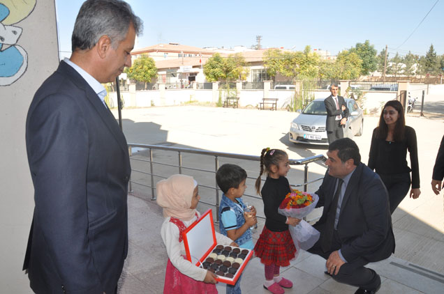Türk hava kurumu ndan minik öğrencilere hediye