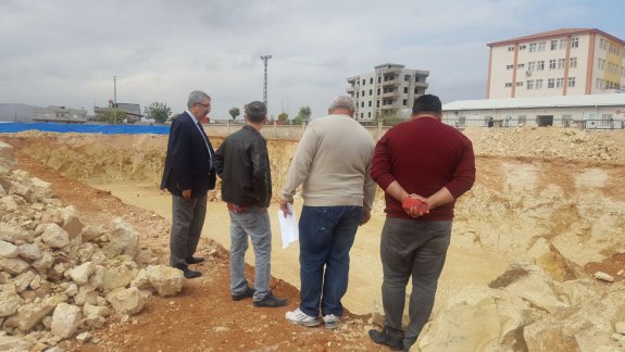 İlçe Milli Eğitim Müdürü Sayın Cengiz GÜNDEŞ yapımı devam eden okul, pansiyon ve atöl