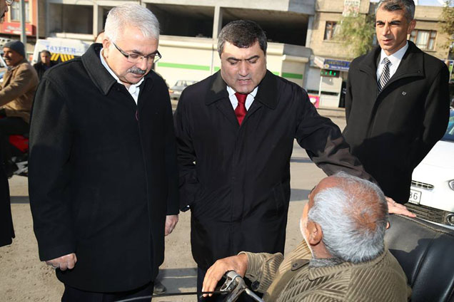 şahin ve akdoğan esnafi gezdi
