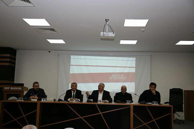 Akdoğan  muhtarlarin sorunlarini dinledi