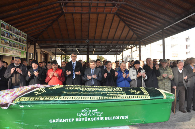 Muhasebeci halil sağir annesini kaybetti