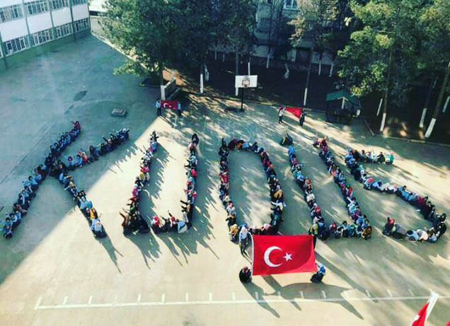Imam hatipli öğrencilerden  kudüs koreografi ile abd ye tepki