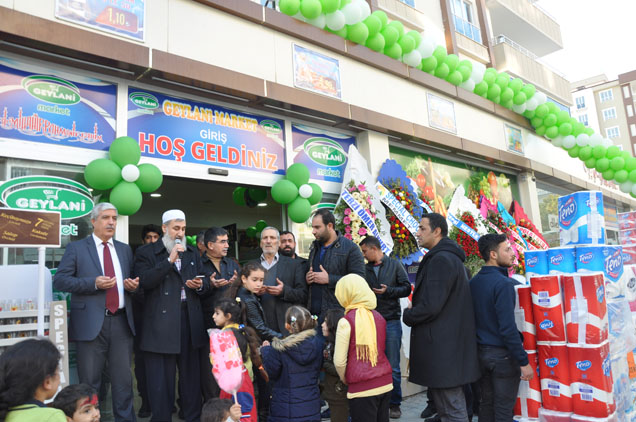 Geylani market hizmete açildi