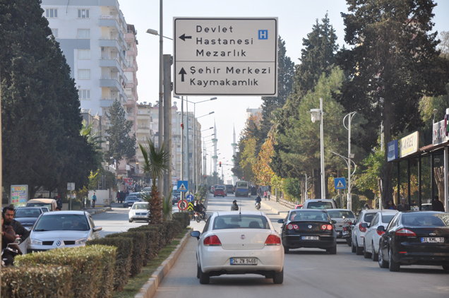Yön levhalari sürücüleri rahatlatacak