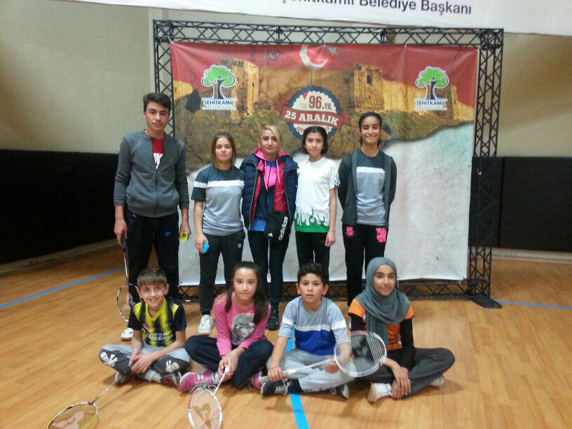 Gençlik spor kulübü nün badminton başarisi