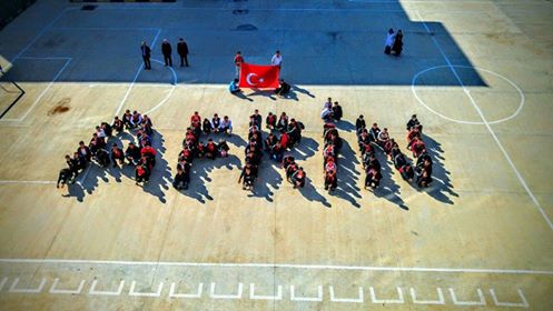 öğrencilerden askerlere koreografili destek