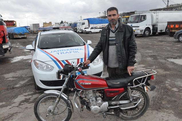 3 yil önce çalinan motosikletine kavuştu
