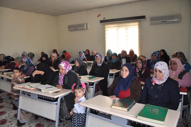 Kuran kursu öğrencilerinden askere destek
