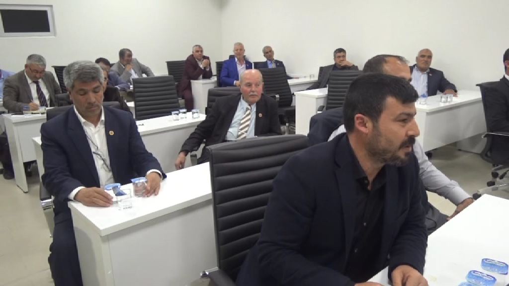 Başkan akdoğan  mahalle muhtarlari ile toplanti yapti