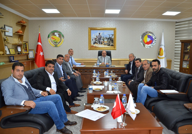Nizip ticaret borsasi disiplin kurulu divani en yaşli üye başkanliğinda seçildi