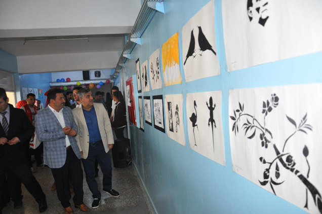 Hasan çapan anadolu lisesi nde resim sergisi