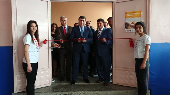 Nizip Mesleki Teknik Andolu Lisesi Tubitak 4006 bilim fuarı açılışı yapıldı.