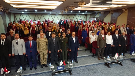 Yunus Emre´yi anma programı Nizip Abdulhamithan İmam Hatip Lisesi tarafından düzenlen