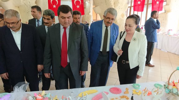 "Engelsiz Eller Üretiyor" Sodes projesinin El İşi Sergisinin açılışı yapıldı.