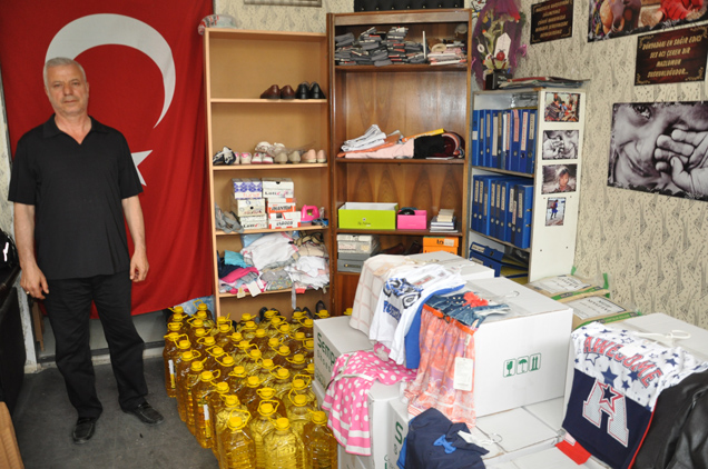Günlük 300 kişiye ekmek yardimi