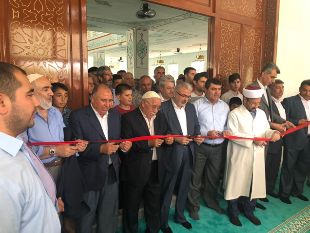 Hayirsever kardeşlerin yaptirdiği cami ibadete açildi