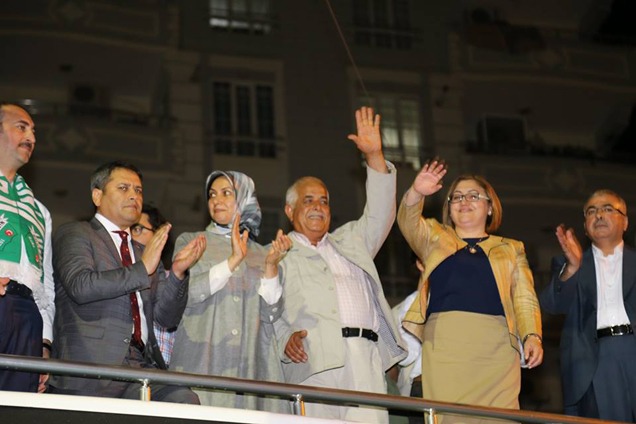 4 parti den ak parti ye geçiş