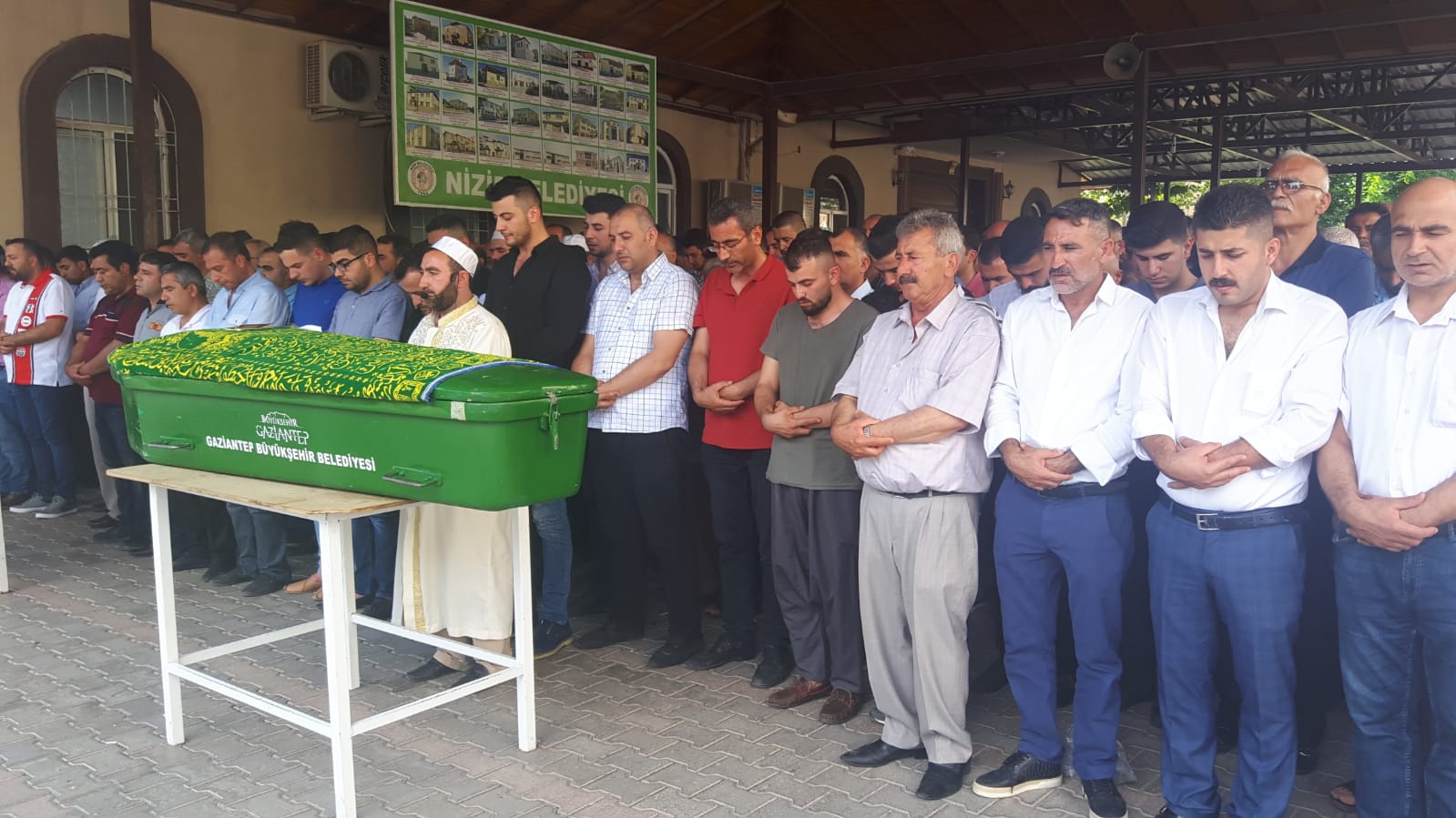 Zabita memuru yaşamini yitirdi