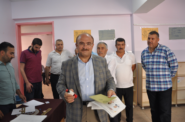 Sari 1209 numarali sandikta oy kullandi