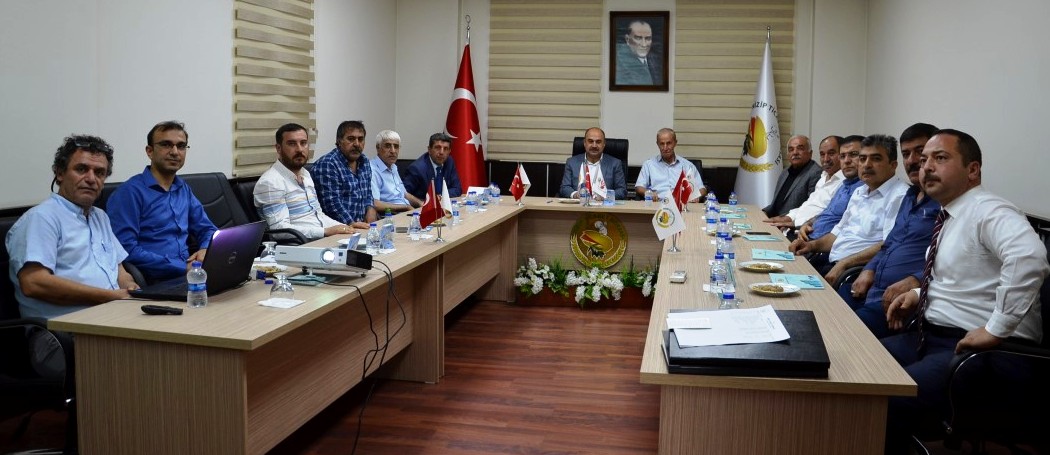 MECLİS ÜYELERİMİZE YÖNMECLİS ÜYELERİMİZE YÖNELİK ORYANTASYON ve TOBB AKREDİTASYON EĞİ