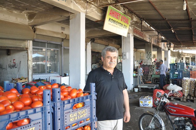Sebze hali esnaf sahresine çikiyor