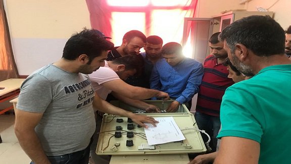 Nizip Geçici Konaklama Merkezinde (Konteynır) Elektrikçilik Kursu