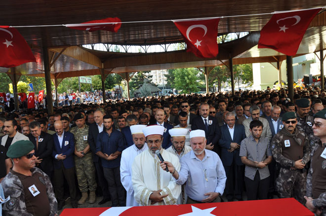 Şehidimiz var Recep Emre Yılmaz