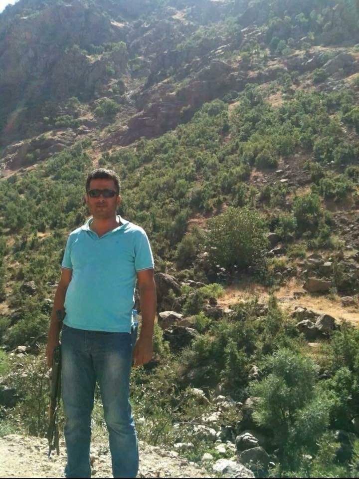 Şehidimiz var. J.Bcvş. Aydın özer Şehidimiz var. J.Bcvş. Aydın özer
