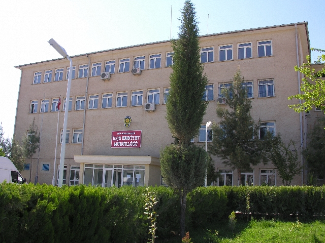 Hirsizlik zanlilari tutuklandi