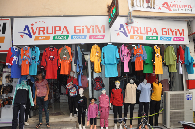Avrupa giyim okul ürünlerinde iddiali