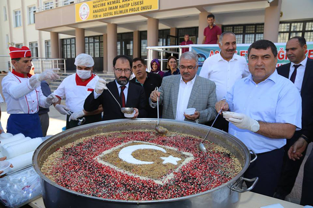 öğrencilere aşure ikrami