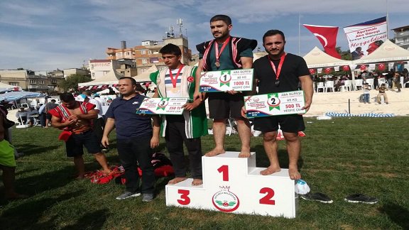 Nizip Mehmet Akif Ersoy Halk Eğitimi Merkezi Spor Kulübü Güreşçilerinden Büyük Başarı