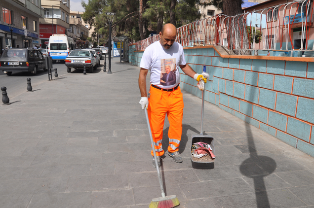 Intihardan kurtarip  işveren belediye başkanina böyle teşekkür ediyor