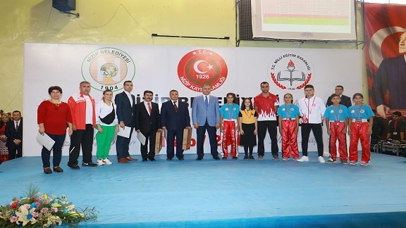 Nizip Eğitim Başarı Ödülleri Sahiplerini Buldu.