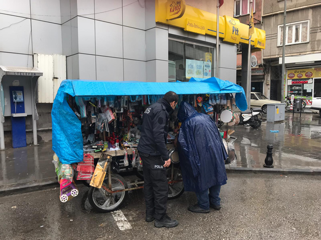 Polis uçucu madde saticilarini denetledi